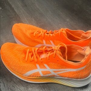 ASICS Bright Orange Women’s 10.5 Magic Speed lightweight running shoes